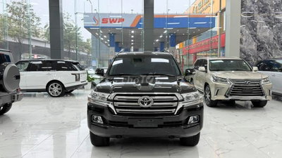 Toyota Land Cruiser V8 2019 Đen