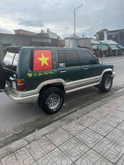 Isuzu Trooper xe cực mới 2 cầu xe giọn chơi tâm h
