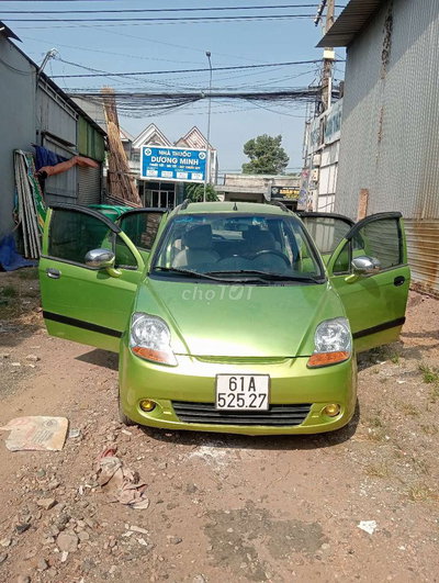 Chevrolet Spark Xanh lá