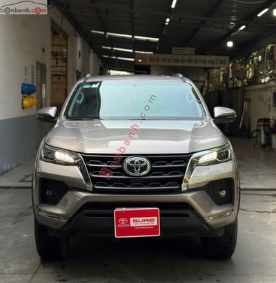 Xe Toyota Fortuner 2.4G 4x2 AT 2021