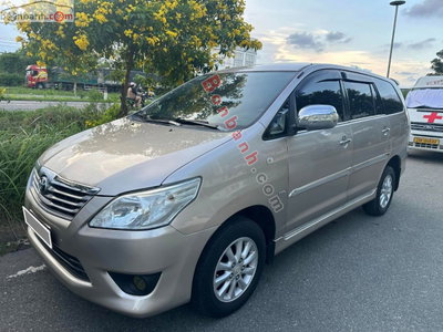 Xe Toyota Innova 2.0E 2014