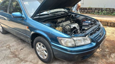 Toyota Camry 2000 Xanh số sàn