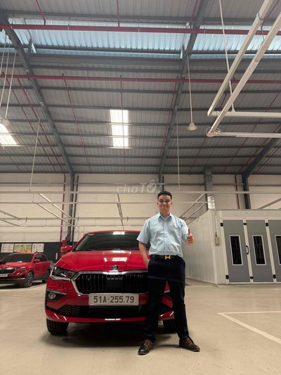 Skoda Slavia màu Đỏ
