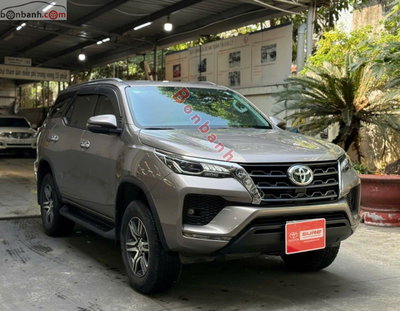 Xe Toyota Fortuner 2.4G 4x2 AT 2021