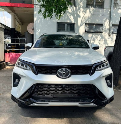Toyota Fortuner Legender 2022 Trắng 33.000km