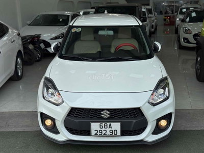 Suzuki Swift 2023 trùm mền 6.000km có phụ kiện.