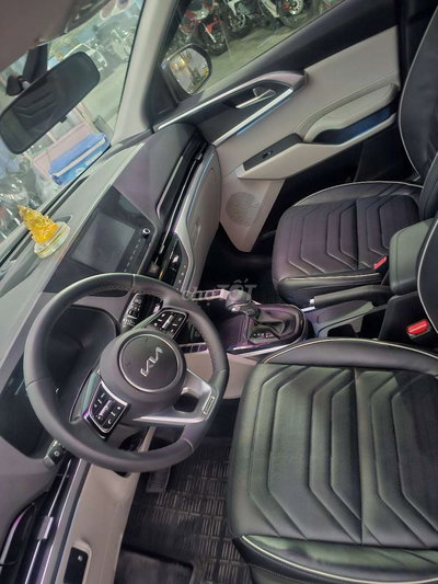 Kia Caren 2023 Luxury Xanh