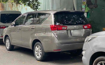 Toyota Innova 2016 2.0G Đồng