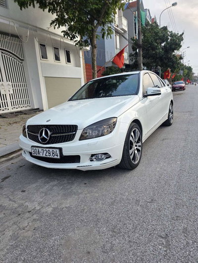 Mercedes-Benz C300 Trắng