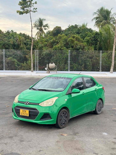 Hyundai Grand i10 Xanh lá