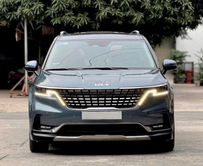 Kia Carnival 2023 Signature Xám