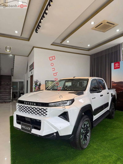Xe Toyota Hilux Trailhunter 2.8L 4x4 AT 2026