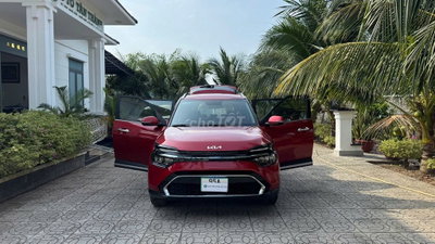 KIA CARENS 1.5 LUXURY 2023 – GẦM CAO