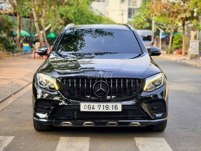 Mercedes GLC300 2018 4Matic Đen 63.000 km