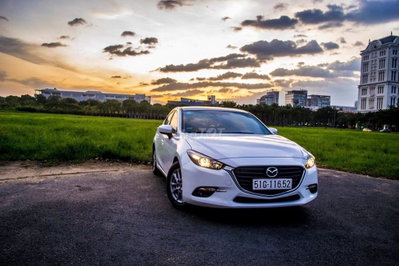 Mazda 3 FL màu Trắng