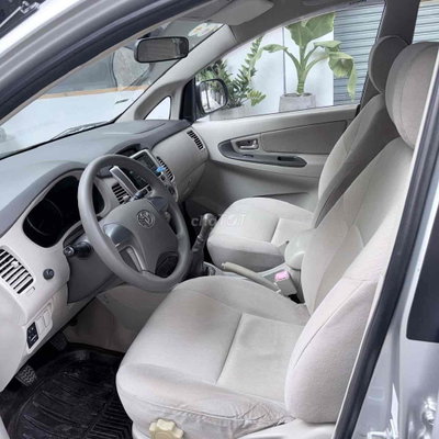 Toyota Innova 2015 Bạc Số sàn