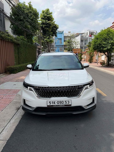 Kia Carnival Luxury 2.2 máy dầu 8 chỗ đời 2022