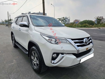 Xe Toyota Fortuner 2.7V 4x2 AT 2017