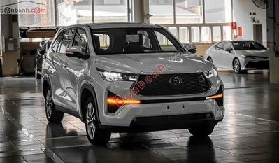 Xe Toyota Innova Cross 2026