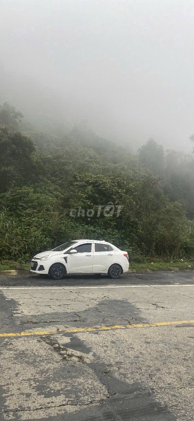 Hyundai i10 màu Trắng