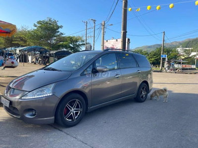 Mitsubishi Grandis Xám 7 chỗ