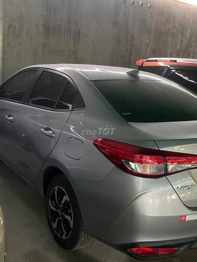 Toyota Vios 2025 E-CVT 10.000 km Bạc