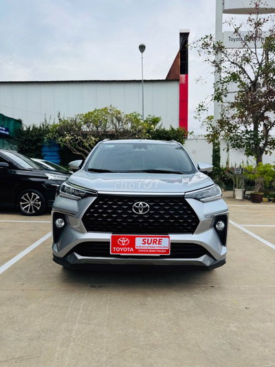 Toyota Veloz Top 2023 Bạc 38541 km