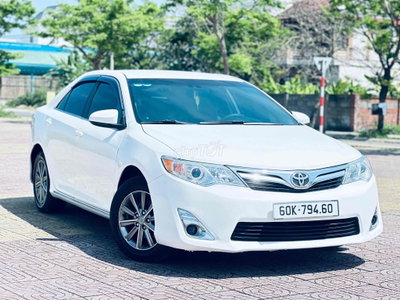Toyota Camry 2012 XLE Trắng