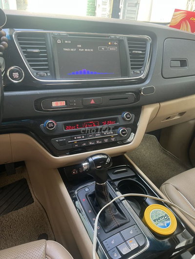 Kia Sedona 2017 Vàng cát