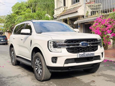 Ford Everest Ambient 2025 Đen 9.400km
