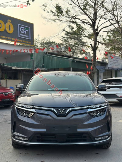 Xe VinFast VF8 Eco AWD 2023