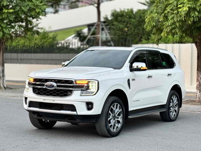 Ford Everest 2026 ưu đãi lớn nhiều quà tặng