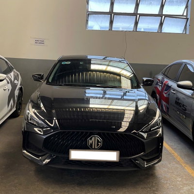 MG MG5 LUX 2023 28000 km Đen