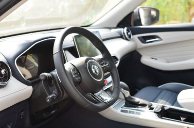 MG HS - MẪU SUV HẠNG C DƯỚI 700 TRIỆU