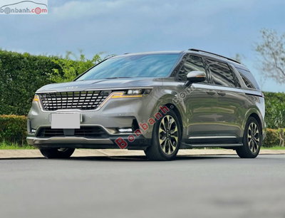 Xe Kia Carnival Signature 2.2D 2024