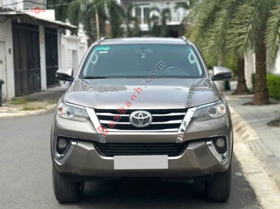 Xe Toyota Fortuner 2.4G 4x2 AT 2020