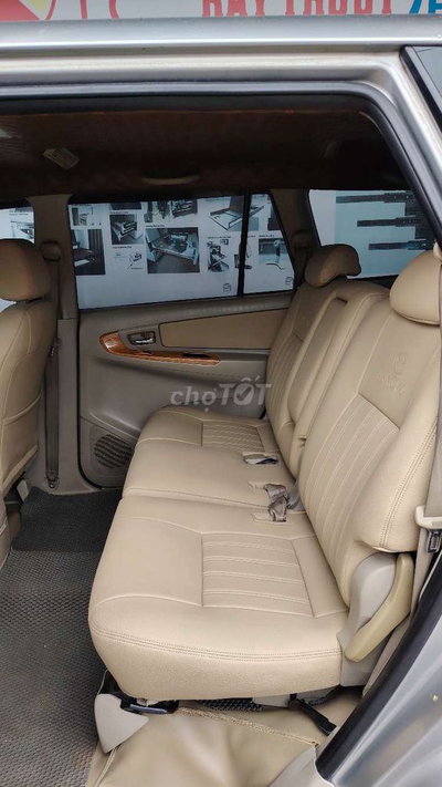 Toyota Innova G 2011 Bạc
