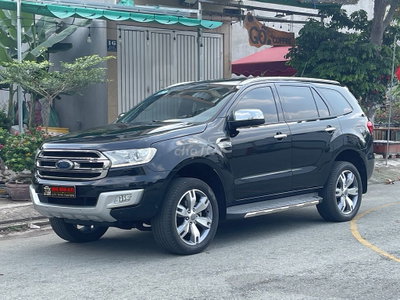 Ford Everest 2017 Titanium Đen