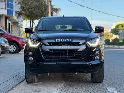 Isuzu D-Max Prestige Đen