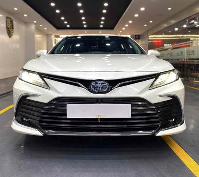 Toyota Camry Hybrid 2022 Trắng 15.000km