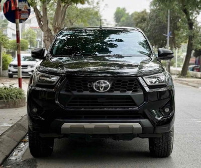 Toyota Hilux 2024 2.4L 4x2 AT 60000 km Đen