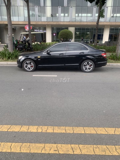 Mercerdes C230 máy zin êm cực lành tính.