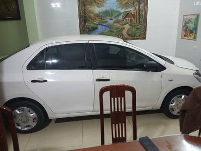 Oto Vios bản limo, màu trắng số sàn 2011