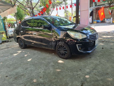 Attrage số sàn 2015 1.2 MT màu đen