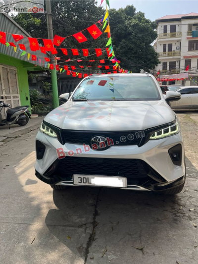 Xe Toyota Fortuner 2.8V 4x4 AT Legender 2021