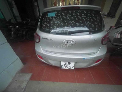 Hyundai i10 1.0 bản đủ Bạc