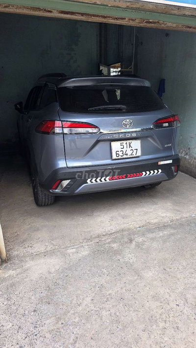 Toyota Cross 2023 16000 km Xám
