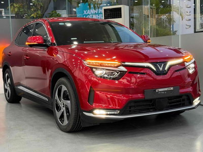 Xe điện VinFast VF8 Eco 2023 màu Đỏ