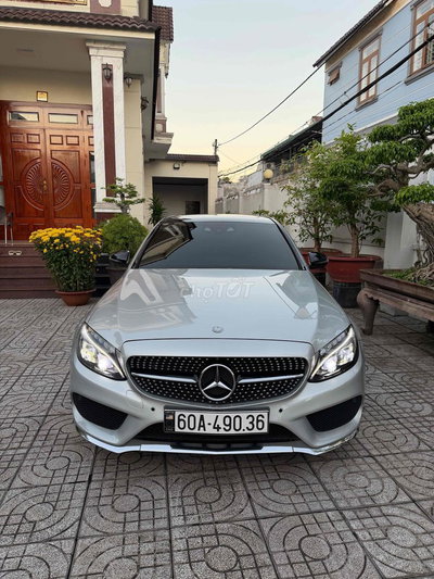 Cần bán C300 AMG 2017 siêu đẹp