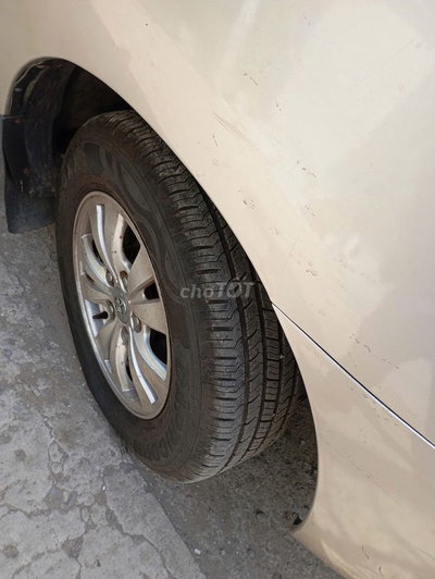 Toyota Innova J208 Vàng cát